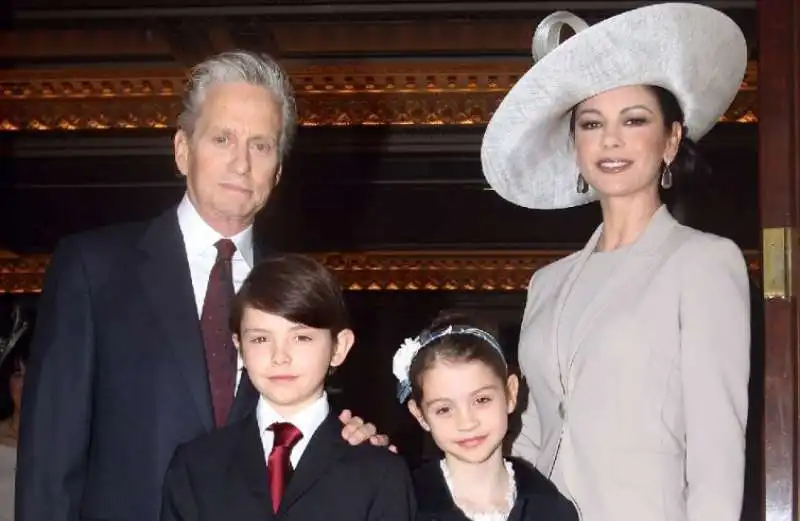 catherine zeta jones e michael douglas e i figli 8