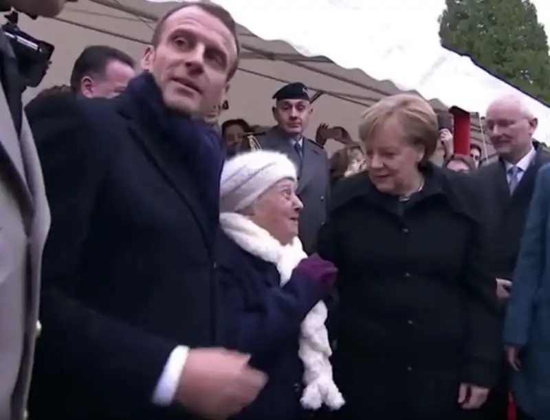 centenaria scambia angela merkel per brigitte macron 1