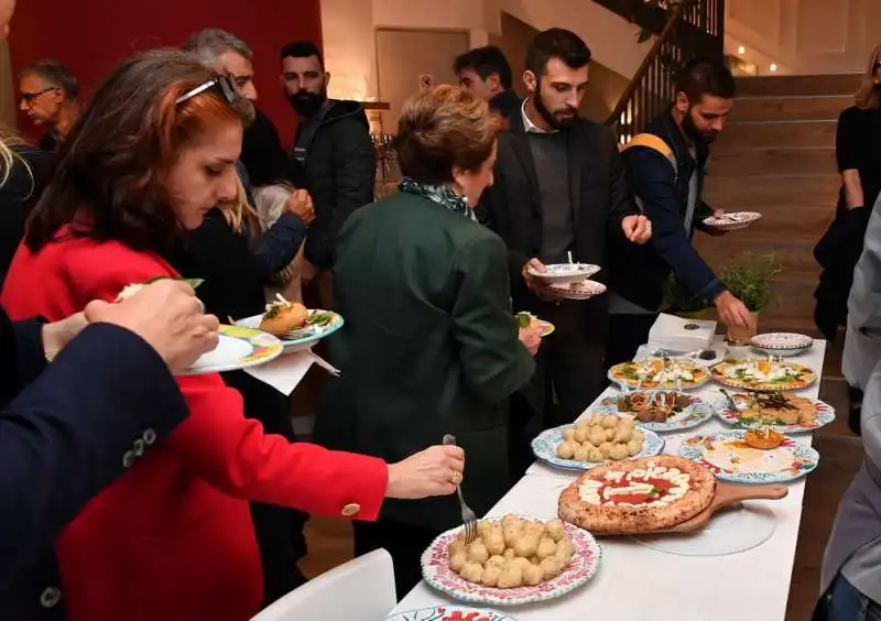 degustazione di specialita napoletane