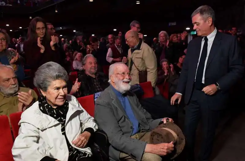 eugenio scalfari con la moglie serena rossetti e ezio mauro