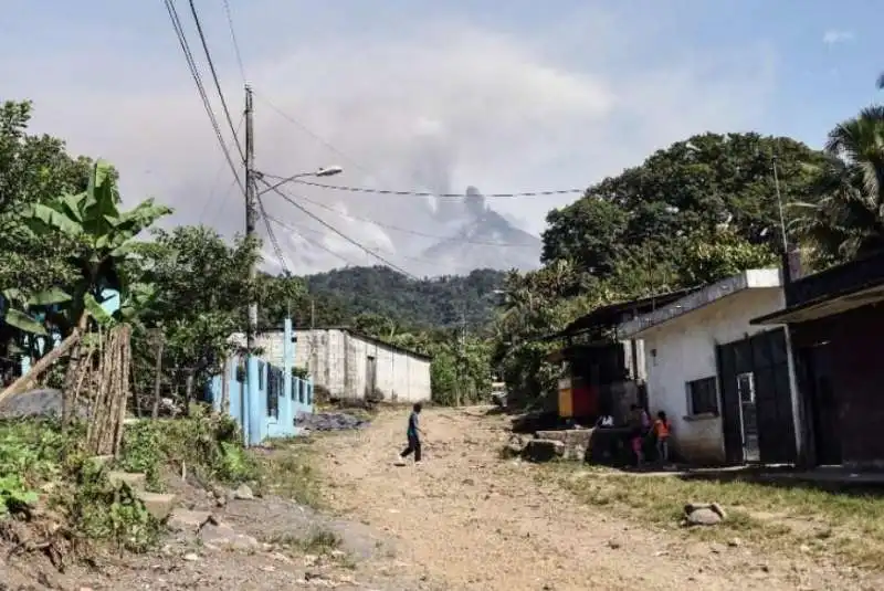 evacuazione vulcano del fuego 12