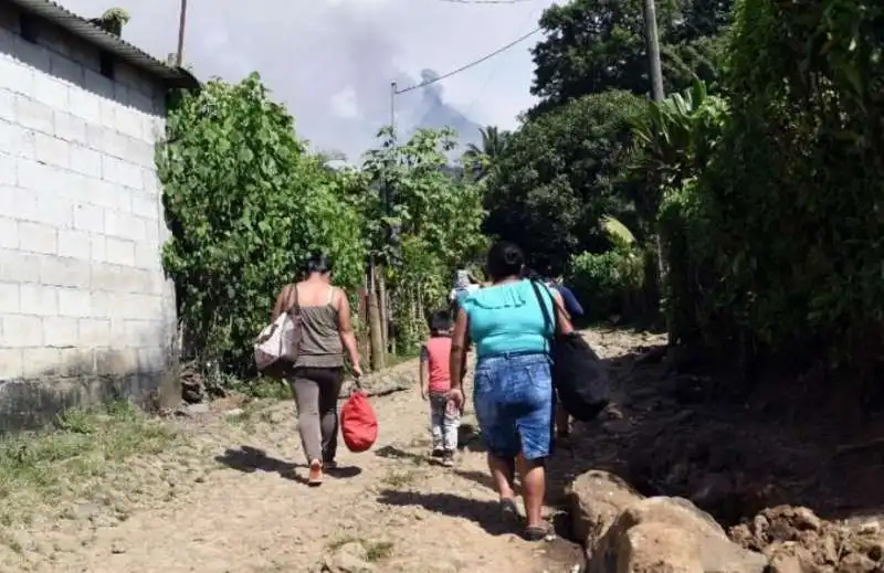 evacuazione vulcano del fuego 16