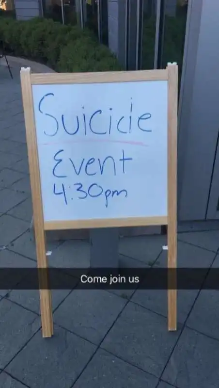 evento suicidio