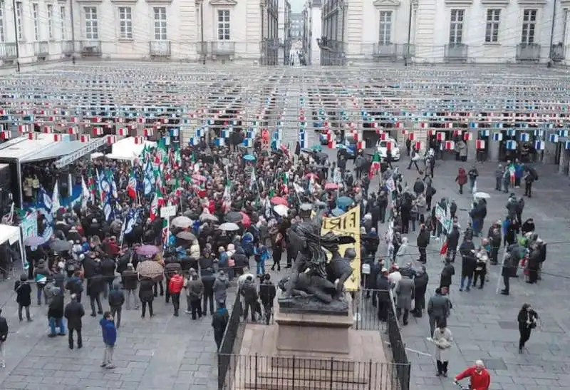 FORZA ITALIA E LA MANIFESTAZIONE SI TAV A TORINO 