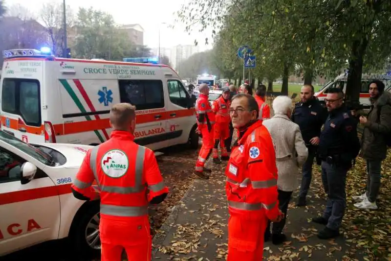 frenata improvvisa nella metro di milano 5