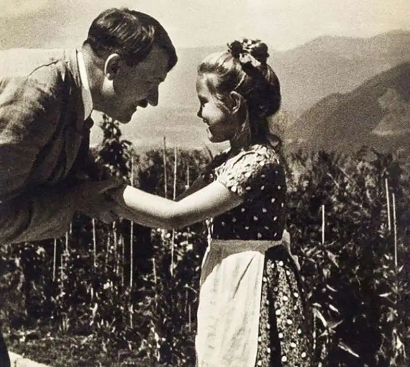 hitler e rosa 1