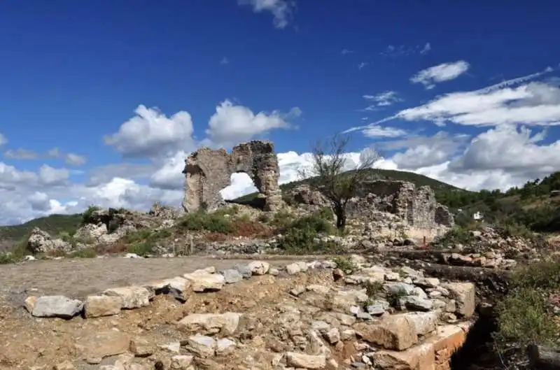 il sito archeologico di antiochia a cragum