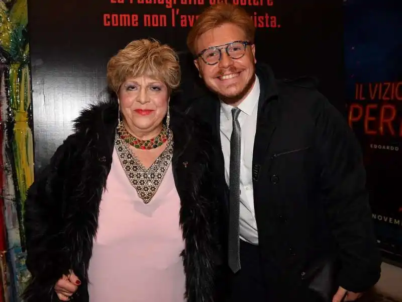 ismaele la vardera con la mamma nina