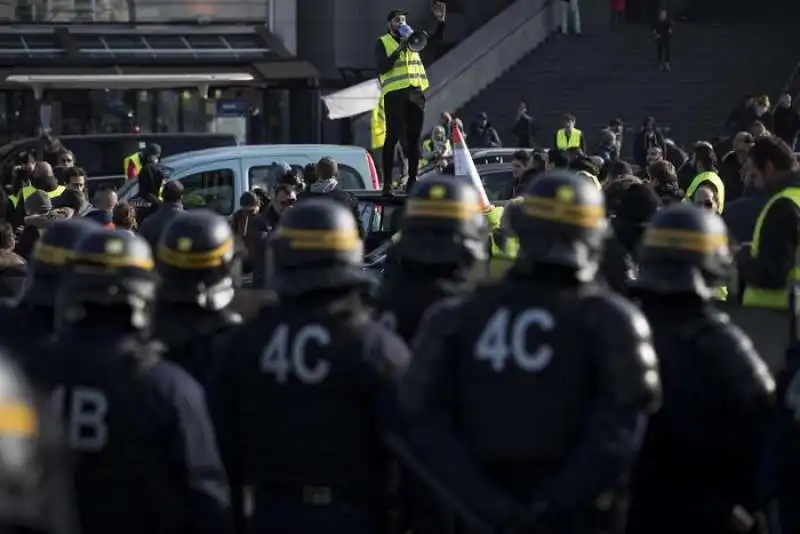 la protesta dei gilet gialli in francia 7