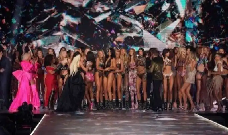 la sfilata di victoria s secret 3