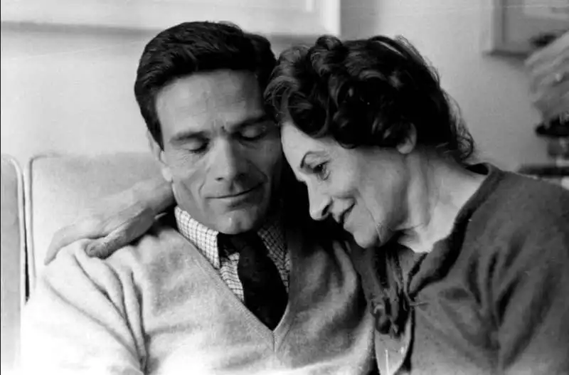 pier paolo pasolini con la madre susanna colussi