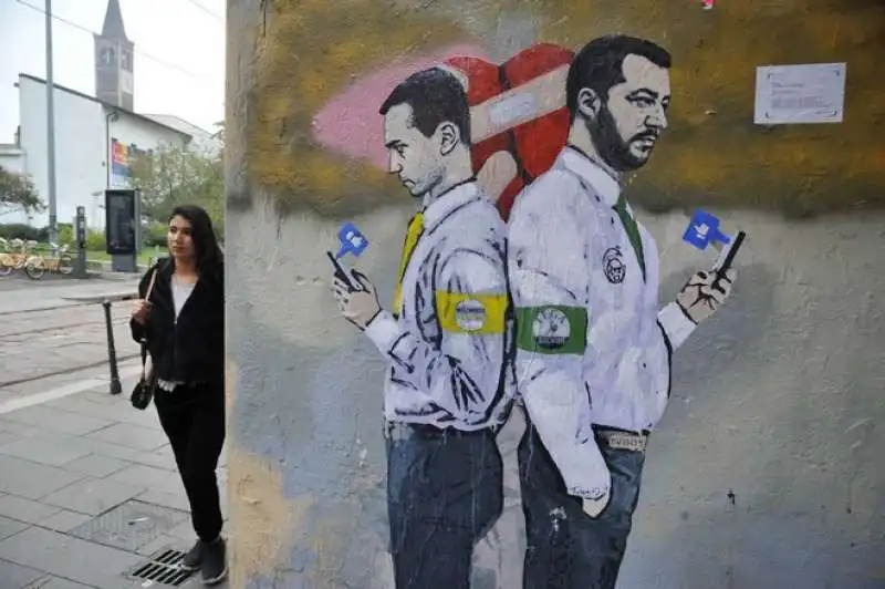 salvini e di maio murales by tvboy