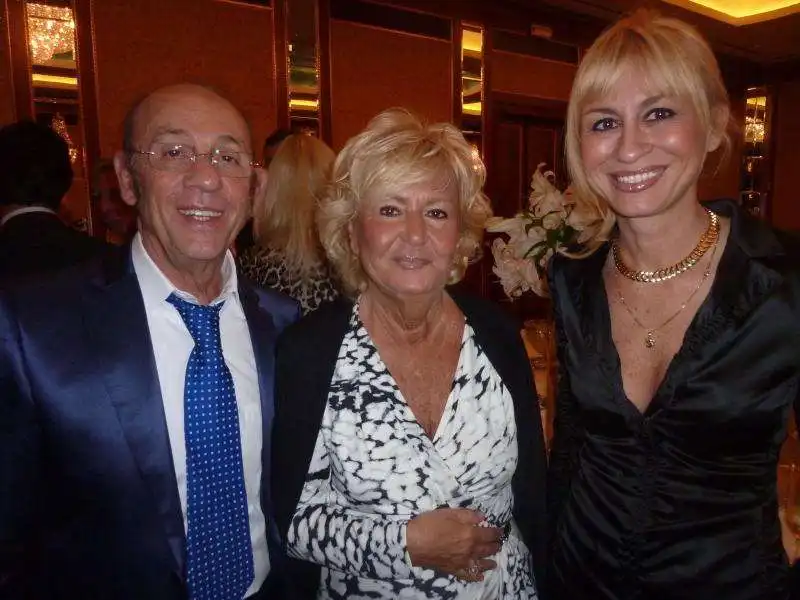 sandro mayer con la moglie Daniela e la figlia Isabella