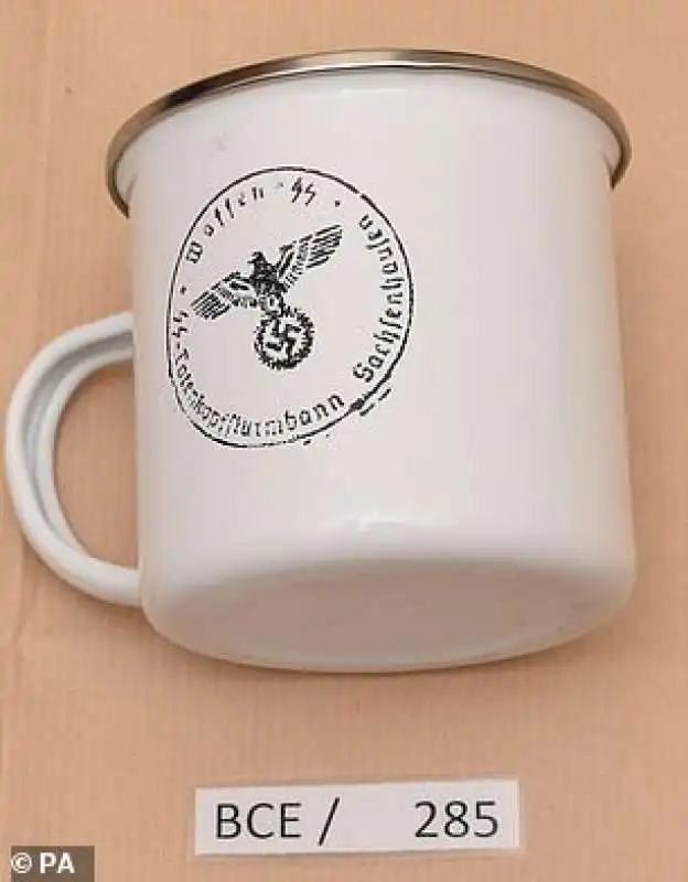 tazza con emblema nazista