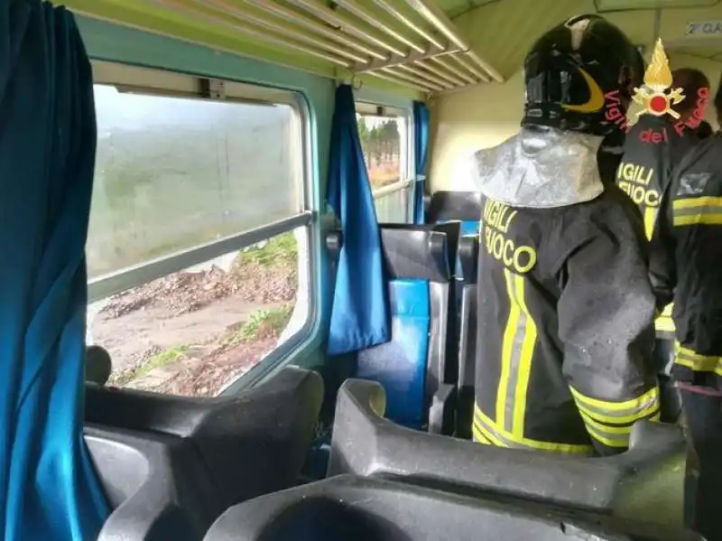 tromba d'aria su treno in corsa a catanzaro 1