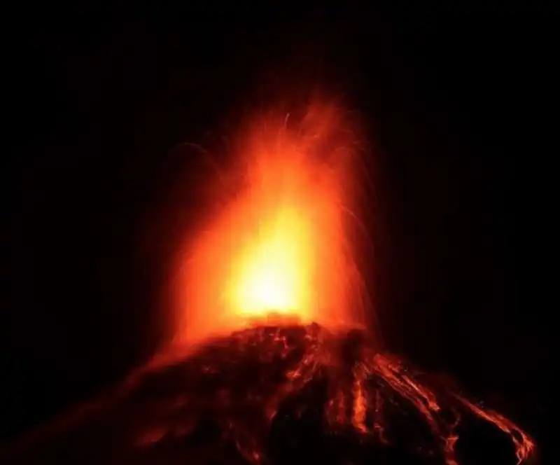 vulcano del fuego 10