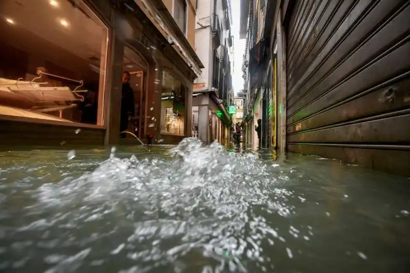 acqua alta a venezia 2