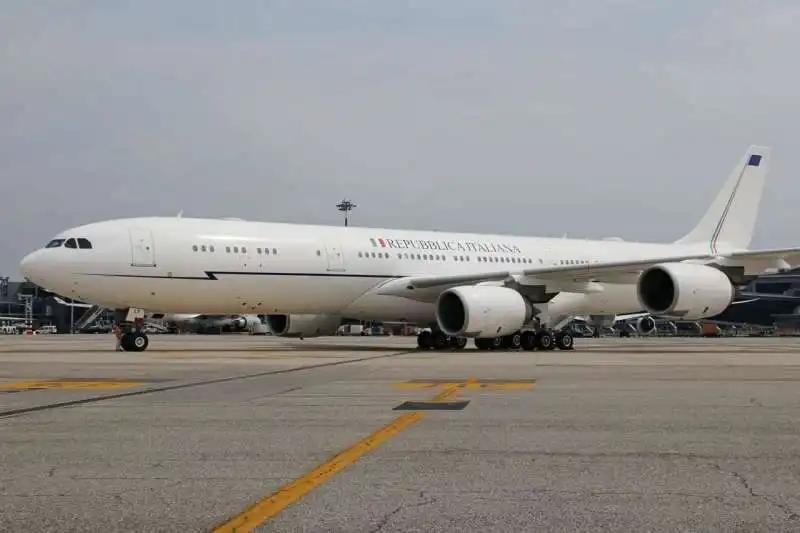 AIRBUS AIR FORCE RENZI A340