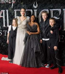 angelina jolie e i figli 2