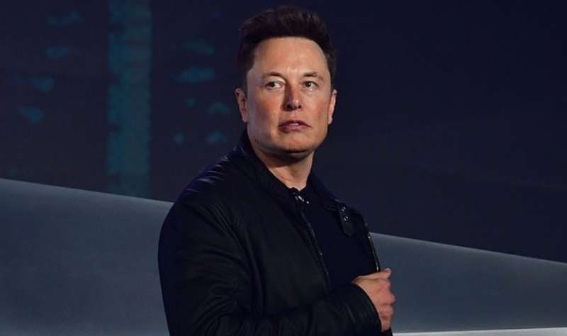 figuraccia di elon musk alla presentazione della tesla cybertruck 4