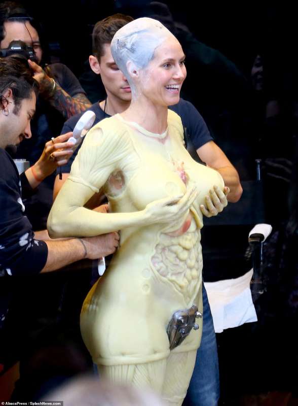 heidi klum e il travestimento per halloween 2019 11