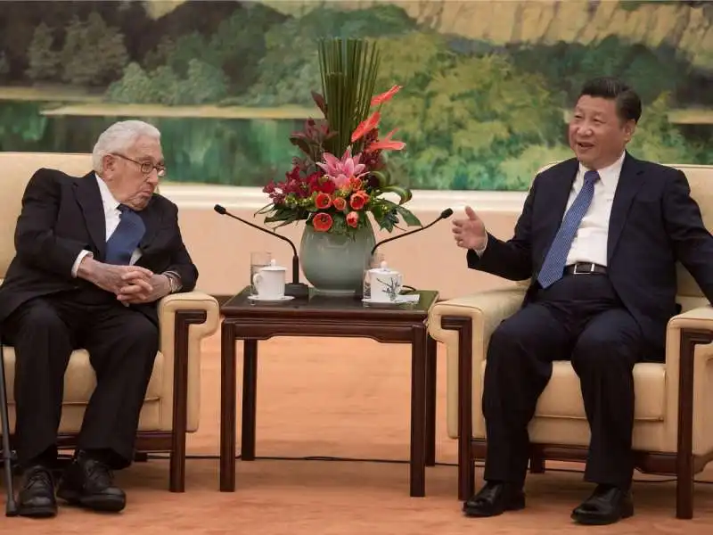 henry kissinger incontra xi jinping 1