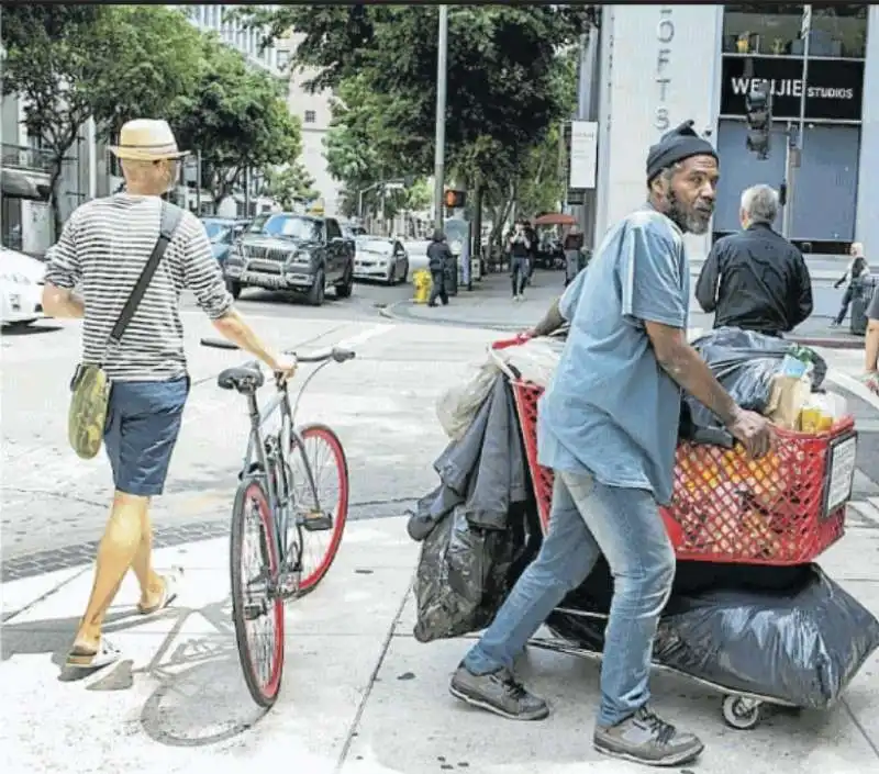 il centro di los angeles   ricchezza e poverta'