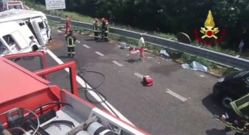 incidente sull'autostrada a13  1