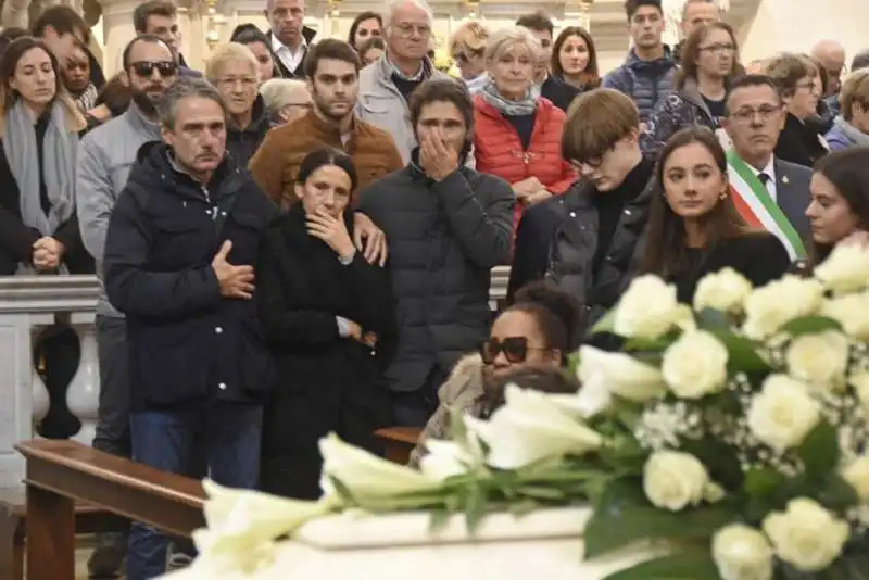 la famiglia antonello ai funerali di giulia zandarin