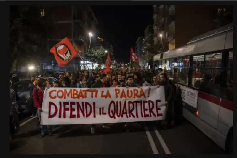  la pecora elettrica corteo