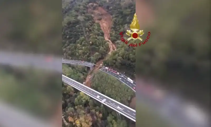 le prime immagini del viadotto crollato a savona