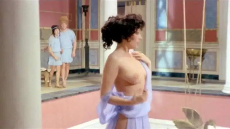 maria baxa nuda in per amore di poppea