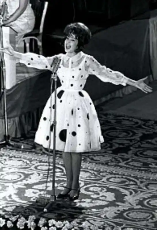 mina a sanremo nel 1961