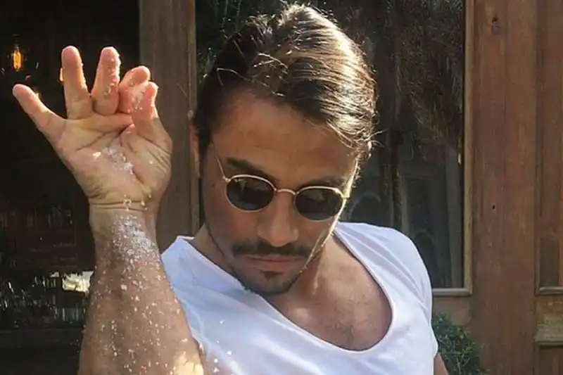 nusret  salt  bae