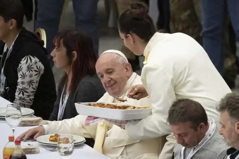 PAPA BERGOGLIO E LE LASAGNE HALAL  