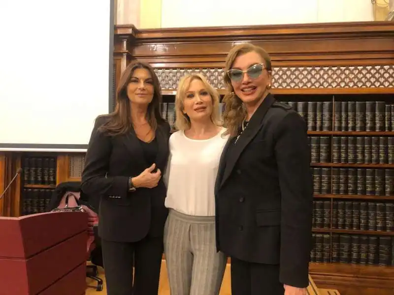 PREMIO ATENA CARLA MAIRA VIRA CARBONE MILLY CARLUCCI