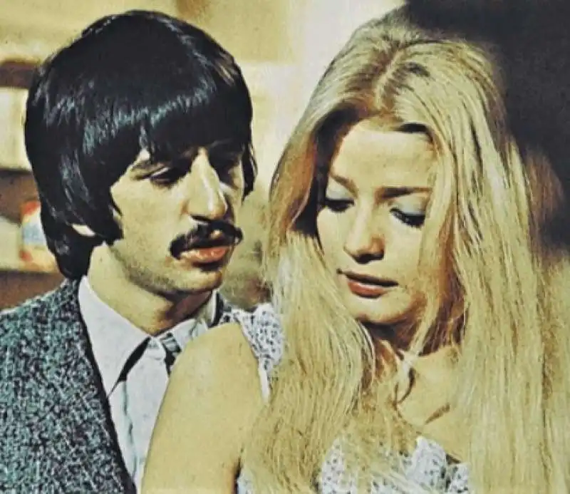 RINGO STARR E EWA AULIN