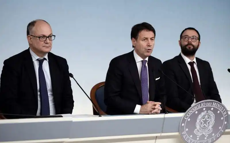 roberto gualtieri giuseppe conte patuanelli 