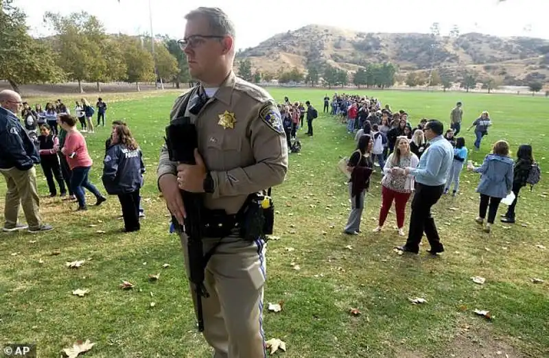 sparatoria in un liceo di santa clarita, in california 8