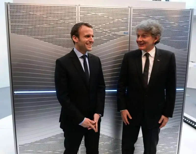 THIERRY BRETON EMMANUEL MACRON 