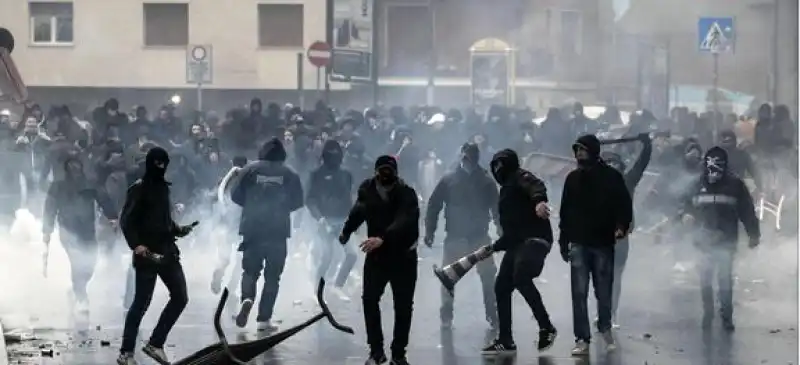 ultras lazio in manette scontri finale coppa italia