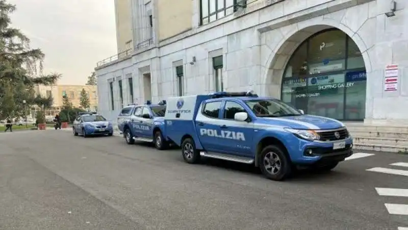 ALLARME BOMBA AL NIGUARDA DI MILANO