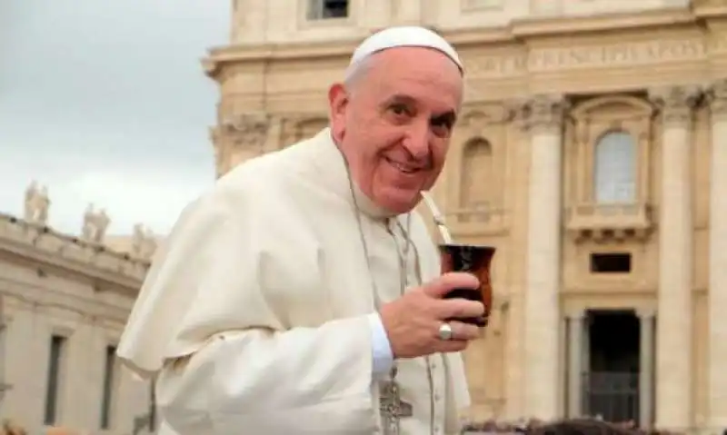 bergoglio beve il mate 4