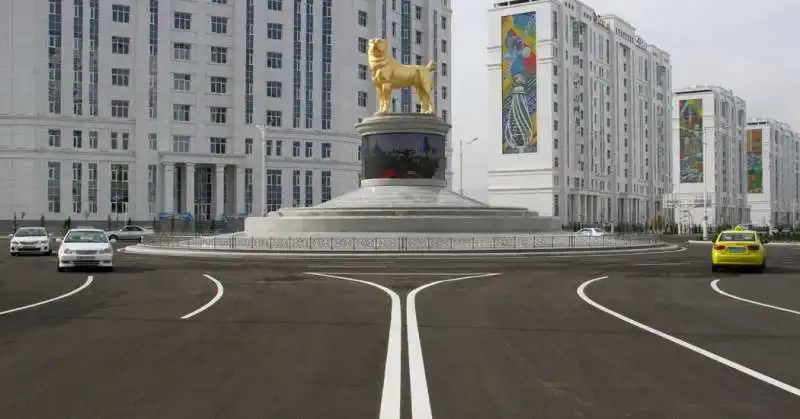 cane d'oro in turkmenistan 1