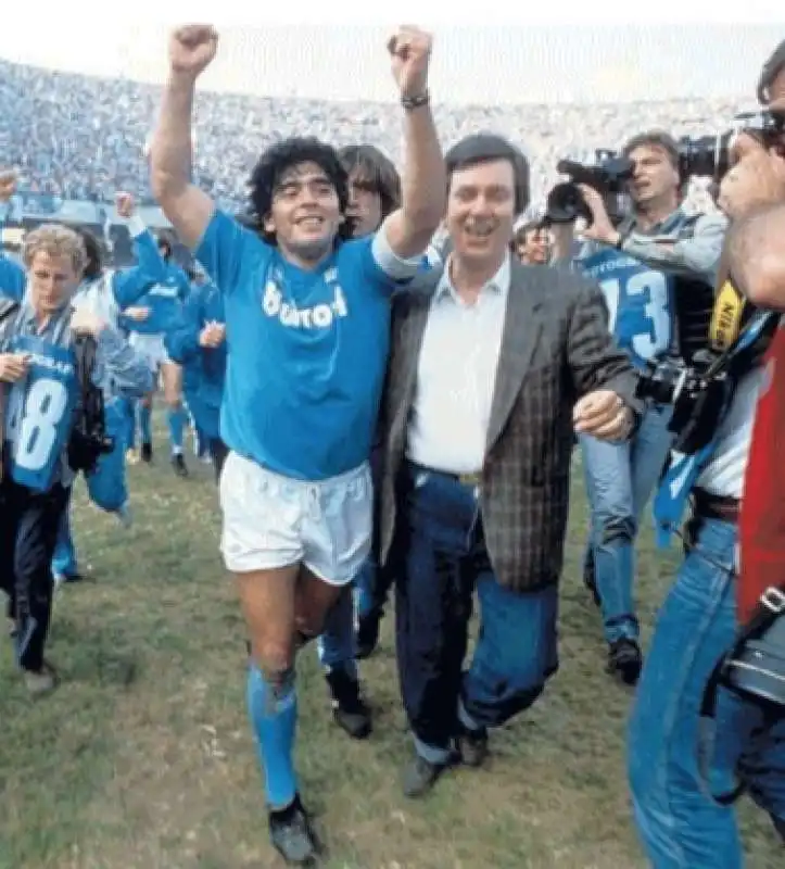 diego armando maradona allo stadio san paolo 