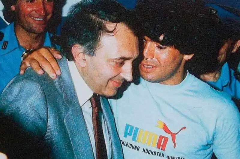 DIEGO MARADONA E CORRADO FERLAINO 