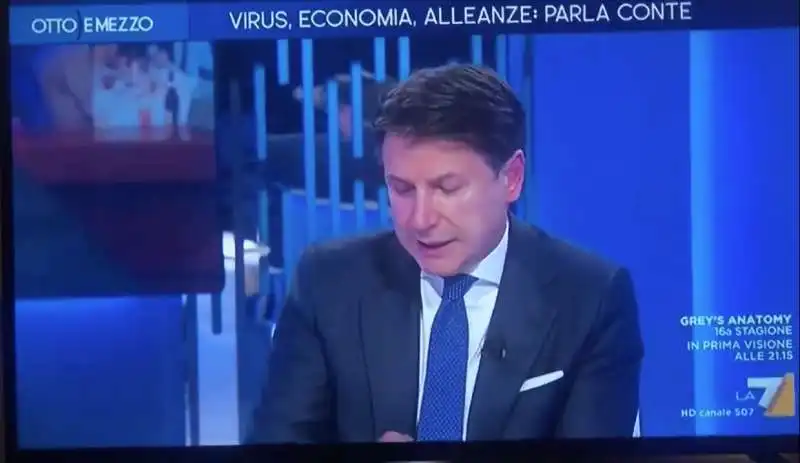 giuseppe conte dalla gruber legge le risposte