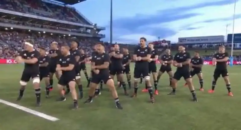 haka all blacks maradona 9