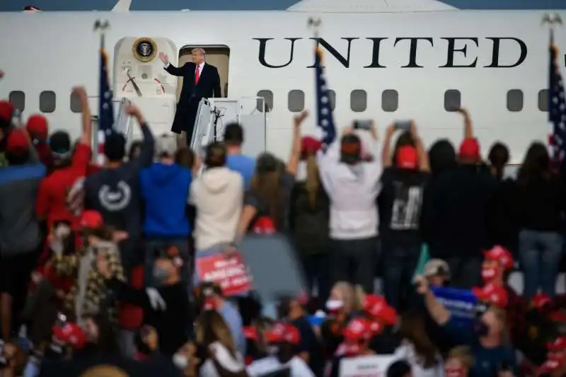 la chiusura della campagna elettorale di trump a miami 77