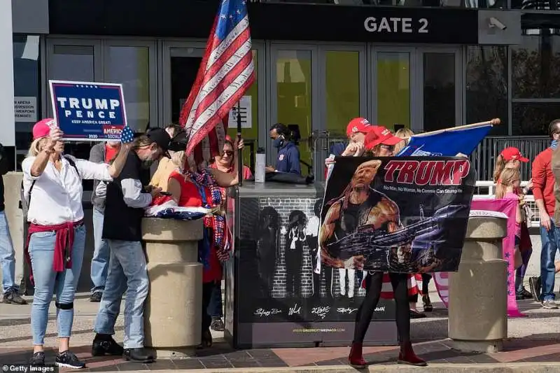 manifestanti pto trump in georgia